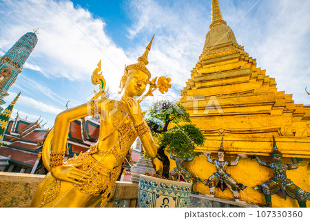 Golden pagoda of wat phra kaew emerald temple sightseeing travel religion Golden pagoda of wat phra kaew emerald temple sightseeing travel religion 107330360