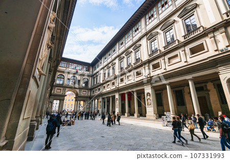 Florence, Piazza Uffizi *Partial soft focus Florence, Piazza Uffizi *Partial soft focus 107331993
