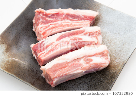Spare ribs (pork) 107332980
