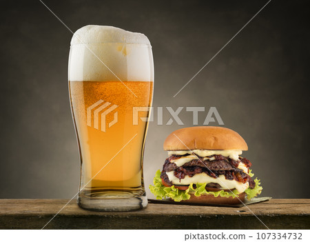 Hamburger Hamburger 107334732