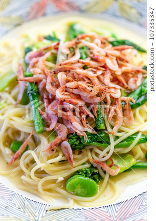 Peperoncino with cherry shrimp and spring vegetables Peperoncino with cherry shrimp and spring vegetables 107335347