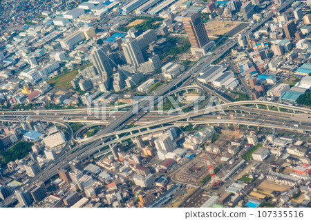 高處航空攝影大阪市大阪府關西近畿地區城市摩天大樓塔樓公寓夏季旅遊市中心浪速 高處航空攝影大阪市大阪府關西近畿地區城市摩天大樓塔樓公寓夏季旅遊市中心浪速 107335516