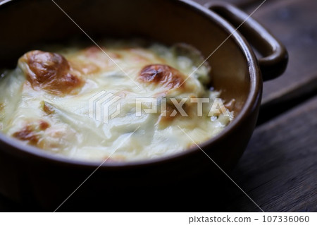 Crispy Cheese Gratin - Oven Cooking Crispy Cheese Gratin - Oven Cooking 107336060