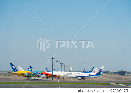 Airport Plane Haneda Airport Takeoff Airline Engine Brake Morning Bright Offshore Parking 107336475