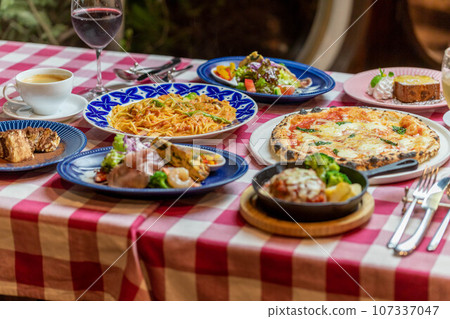 Italian course menu Italian course menu 107337047