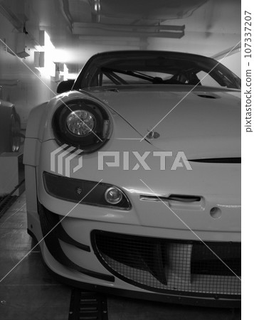 racing car being transported racing car being transported 107337207