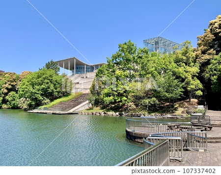 Okazaki City Museum of Art surrounded by the clear blue sky and fresh greenery of May (Okazaki Central Park/Okazaki City, Aichi Prefecture) Okazaki City Museum of Art surrounded by the clear blue sky and fresh greenery of May (Okazaki Central Park/Okazaki City, Aichi Prefecture) 107337402