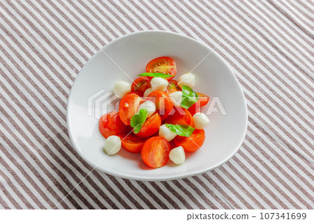 Caprese Caprese 107341699