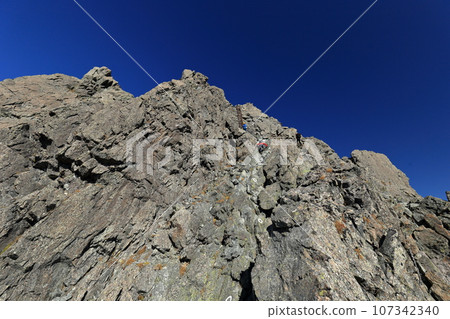 矢裡嶽山頂的岩壁 107342340