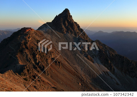 Yarigatake of dawn light 107342342