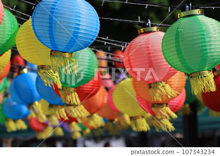 traditional paper lantern in mid autumn festival market at Hong Kong traditional paper lantern in mid autumn festival market at Hong Kong 107343234