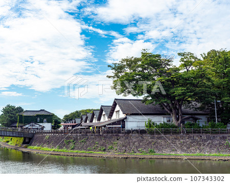 夏季遊覽時可以看到河對岸坂田市美麗的三共倉庫歷史建築 107343302