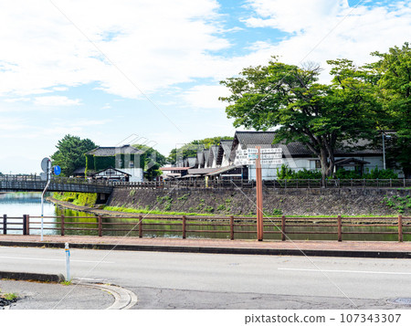 夏季遊覽時可以看到河對岸坂田市美麗的三共倉庫歷史建築 107343307