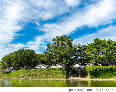 夏季遊覽時可以看到河對岸坂田市美麗的三共倉庫歷史建築 107343827