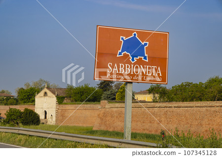 The walls of Sabbioneta, UNESCO World Heritage site, Lombardy, Italy The walls of Sabbioneta, UNESCO World Heritage site, Lombardy, Italy 107345128