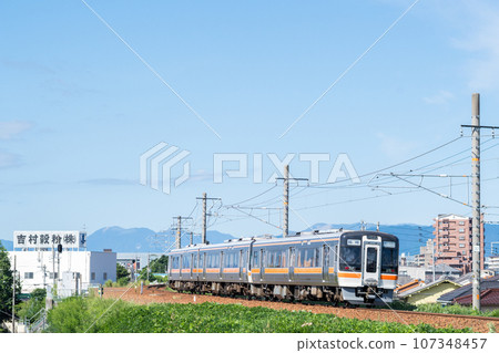 [Kansai Main Line] Special rapid train heading to Suzuka Circuit 107348457
