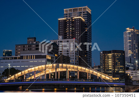 Osaka Nakanoshima Dojima River night view Osaka Nakanoshima Dojima River night view 107350451