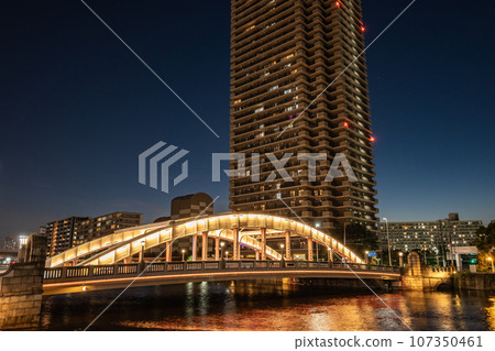 大阪中之島堂島川夜景 大阪中之島堂島川夜景 107350461