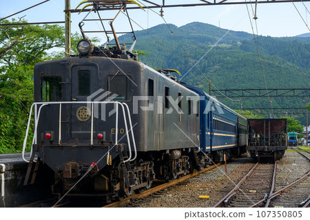 Oigawa Railway Electric locomotive traction passenger train 107350805