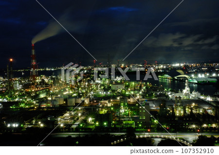 Yokkaichi Plant Night view Yokkaichi Plant Night view 107352910