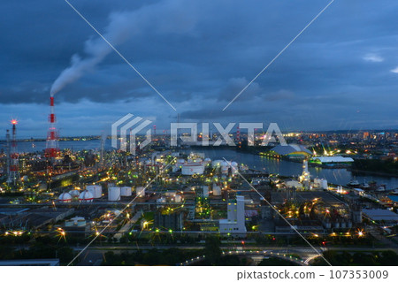 Yokkaichi Plant Night view Yokkaichi Plant Night view 107353009