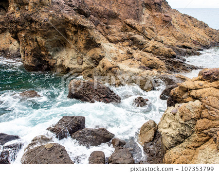 Summer Sea of Japan - Refreshing scenery of Yura Coast Hakusan Island Summer Sea of Japan - Refreshing scenery of Yura Coast Hakusan Island 107353799