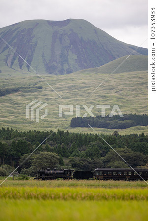 穿過阿蘇火山口的蒸汽機車 穿過阿蘇火山口的蒸汽機車 107353933