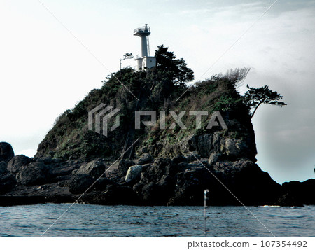 I took a kayak to the vicinity of Tagojima and fished. 107354492