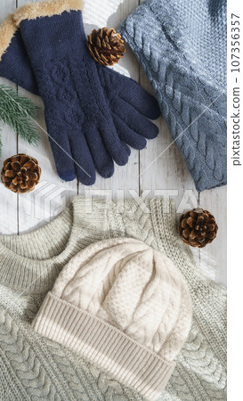 Preparing and cleaning up winter clothes | Image of changing clothes, recycling, and unnecessary items Preparing and cleaning up winter clothes | Image of changing clothes, recycling, and unnecessary items 107356357