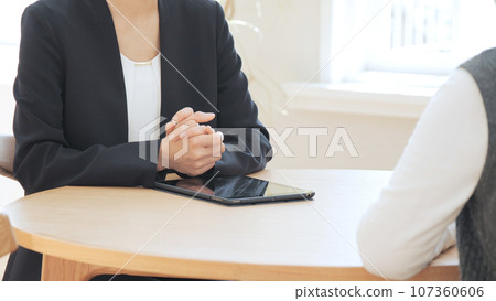 商務面對面銷售FP手頭 107360606