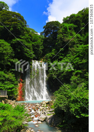 [Kagoshima Prefecture] Clear skies at Kirishima Onsen Village Yunotaki (Maruo Falls) 107360635