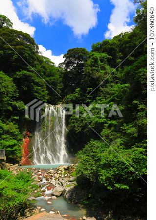 [Kagoshima Prefecture] Clear skies at Kirishima Onsen Village Yunotaki (Maruo Falls) 107360640