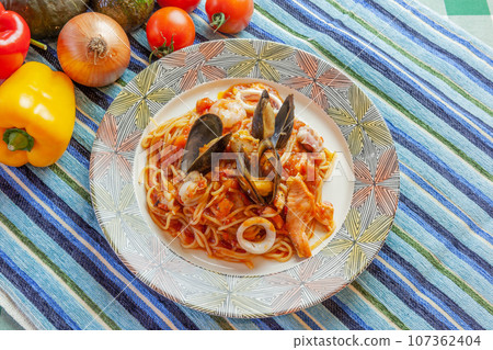 海鮮魚義大利麵 107362404