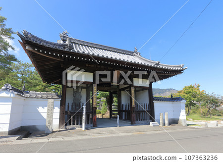 四國88聖地第72號「曼陀羅寺」仁王門 四國88聖地第72號「曼陀羅寺」仁王門 107363236