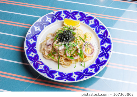 魷魚鱈魚子意大利面 魷魚鱈魚子意大利面 107363802