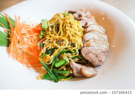 noodles with roasted duck noodles with roasted duck 107366425