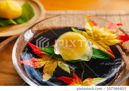 搖搖晃晃的栗子葛麻糬 搖搖晃晃的栗子葛麻糬 107366803