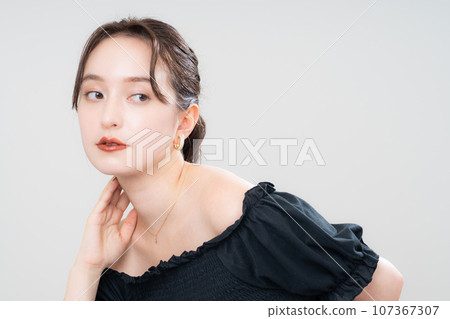 年輕女性的美麗 107367307