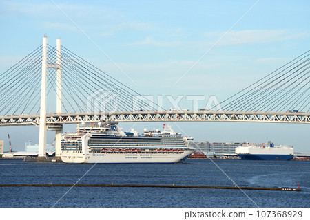 Luxury cruise ship departing from Yokohama Pier Luxury cruise ship departing from Yokohama Pier 107368929