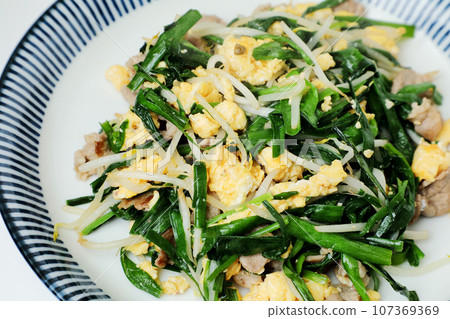 用韭菜攪拌炒 107369369