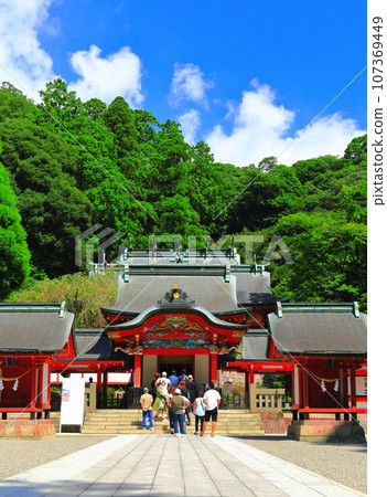[Kagoshima Prefecture] Kirishima Shrine (main shrine) on a sunny day 107369449