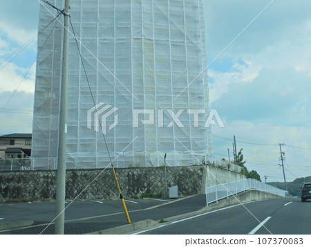 覆蓋公寓的鷹架窗簾 107370083