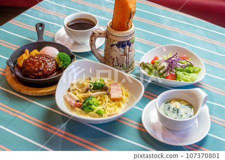 italian lunch menu 107370801