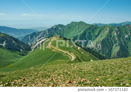 Moldo-Ashuu pass, Kyrgyzstan 107371182
