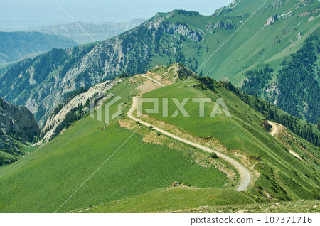 Moldo-Ashuu pass, Kyrgyzstan Moldo-Ashuu pass, Kyrgyzstan 107371716