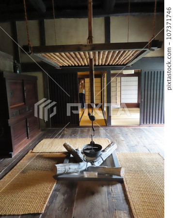 Nagaoka Family Residence, a traditional building with a thatched roof located in the Important Preservation District for Groups of Traditional Buildings in Ochiai Village, Yamamura, Miyoshi City, an unexplored town. 107371746