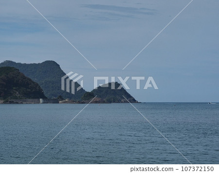 Sea of Japan seen from Kasumihama 107372150