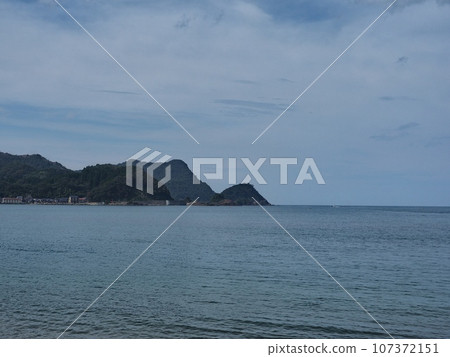 Sea of Japan seen from Kasumihama Sea of Japan seen from Kasumihama 107372151