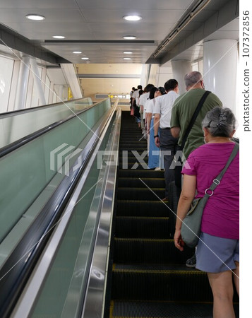 Stand aside escalator Stand aside escalator 107372856