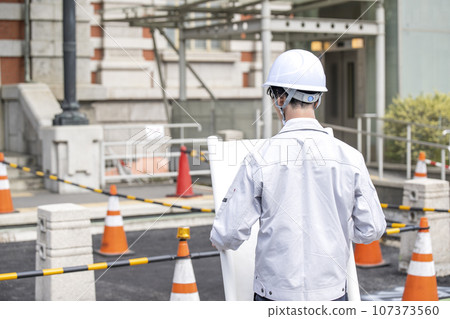 Young male engineer 107373560